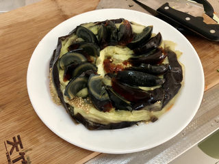 19、蒜蓉茄子,摆在茄子上