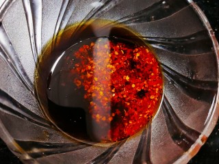 8、芹菜拌腐竹,凉拌酱:生抽，白醋，辣椒油，芝麻油，鸡精