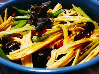 14、芹菜拌腐竹,成品图
