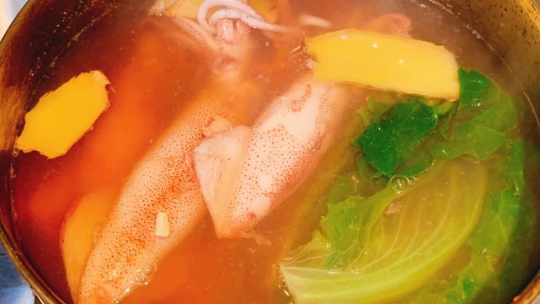 盐水蔬菜鱿鱼煲