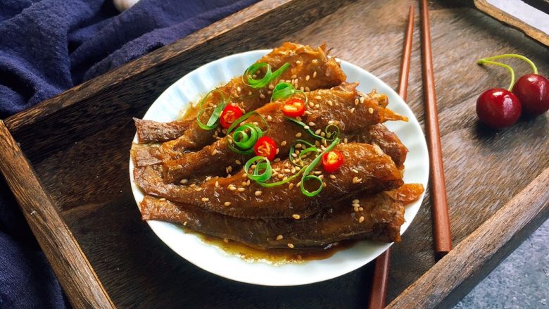 下酒小菜红烧小黄花鱼