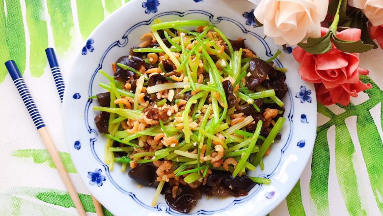 金钩海米木耳拌香芹