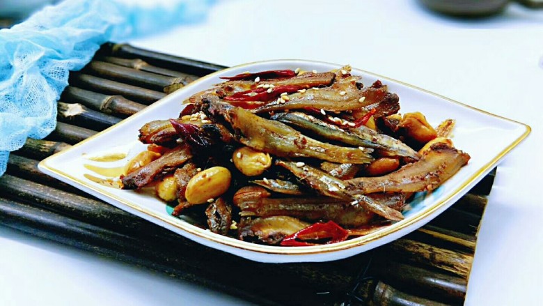 看球必备的零食香辣小公鱼干