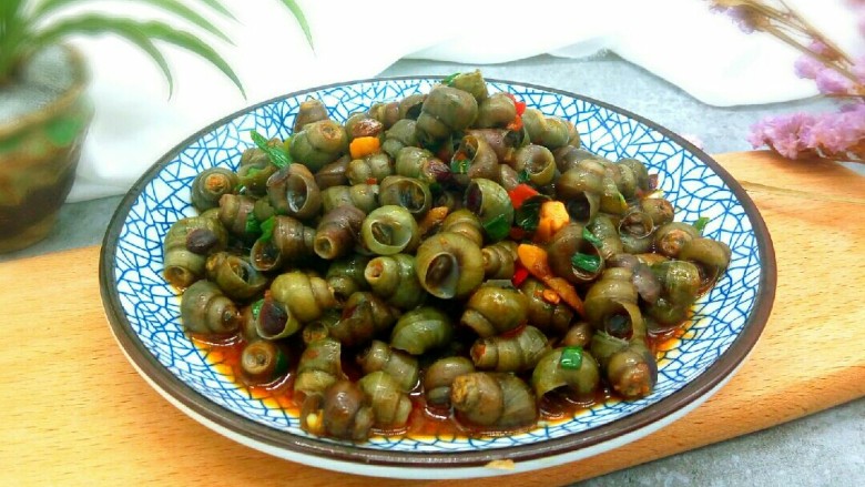 黑酱油香辣螺蛳