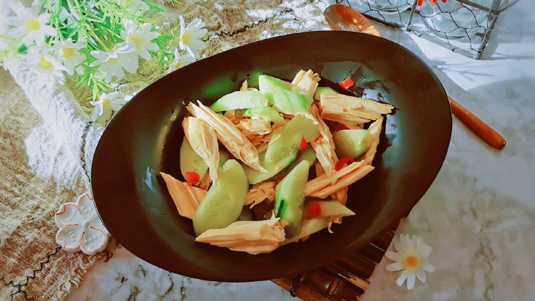 黄瓜拌腐竹