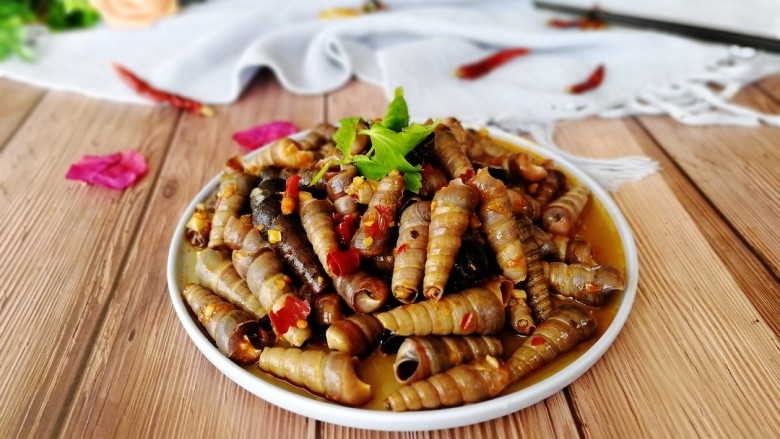 清明的应景佐酒小菜香辣钉螺