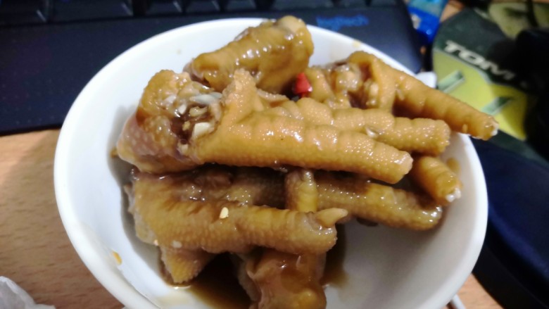 美味小吃老坛酸辣鸡爪