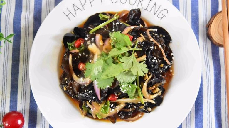 凉拌木耳好吃的秘诀这个调料汁是关键