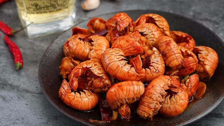 简单易做的啤酒烧虾尾父亲节的最佳下酒菜