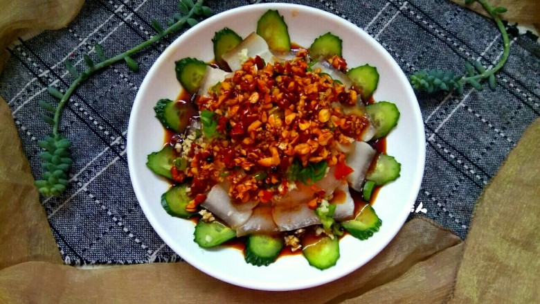 猪年猪五花蒜泥白肉