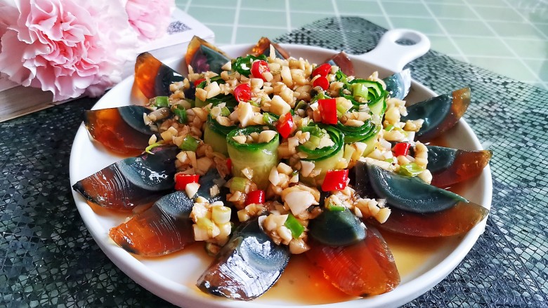 高颜值凉菜凉拌黄瓜皮蛋