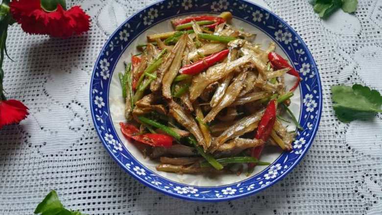 下酒菜炒白公鱼干