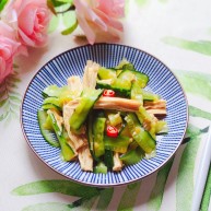 黄瓜拌腐竹