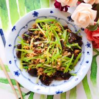 金钩海米木耳拌香芹