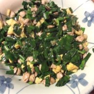 鸡蛋蚬肉炒韭菜