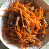 胡萝卜炒肉丝