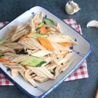 夏日清新小凉菜凉拌腐竹