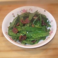 香肠炒荷兰豆