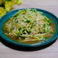 黄瓜凉拌金针菇