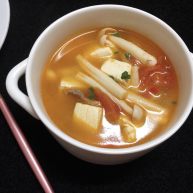 白玉菇豆腐汤
