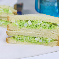 牛油果鸡蛋三明治