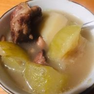 夏天汤水猪骨眉豆节瓜汤