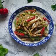 下酒菜炒白公鱼干