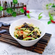 黄瓜拌腐竹