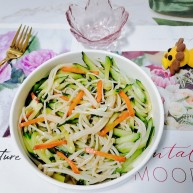 黄瓜凉拌金针菇