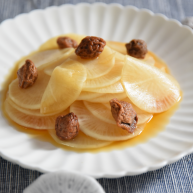 这样做的萝卜美味可口凉菜少不了它