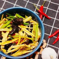 芹菜拌腐竹