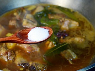 17、红烧排骨,加盐，大火收汁即可