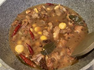 14、板栗炖排骨,加入板栗