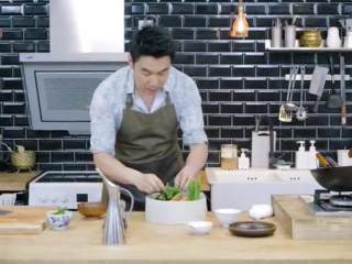 19、山城毛血旺,香菜摆盘，完成。