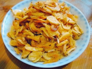 3、韭菜鸡蛋饼,盛出备用