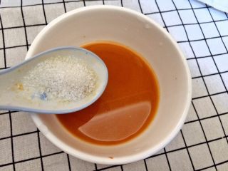 7、鱼香肉丝,半勺白糖。