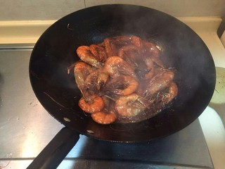 12、红焖油爆大虾????,继续大火收汁