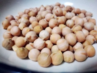 1、糖尿病菜谱～鹰嘴豆蔬菜沙拉,鹰嘴豆