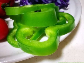 6、糖尿病菜谱～鹰嘴豆蔬菜沙拉,青椒切成椒圈