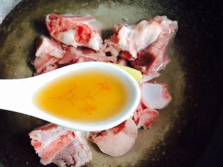 9、营养滋补+白萝卜筒骨汤,1勺料酒