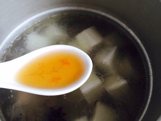 20、营养滋补+白萝卜筒骨汤,两勺料酒