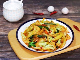 14、干锅花菜,成品图。