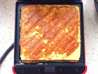 20、鸡脯肉沙拉三明治,金灿灿，香喷喷的三明治要出锅了