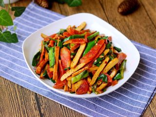 11、腊肠炒香干,成品。