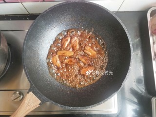 8、可乐鸡翅,25分钟后,开大火收汁
