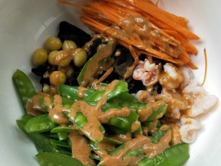 12、了不起的小番茄+家常健脑菜,挤上适量，加少许盐和芝麻油调味。