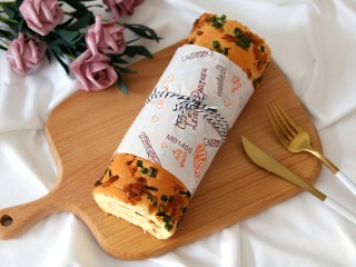 13、香葱肉松蛋糕卷,成品