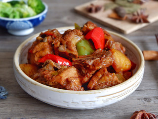 1、土豆炖排骨,成品