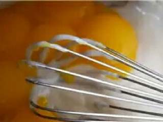 4、肉松卷,加入D搅拌均匀