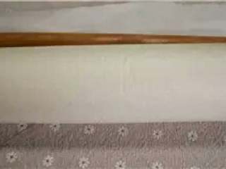 11、肉松卷, 借助擀面杖卷起放冰箱定型３０分钟